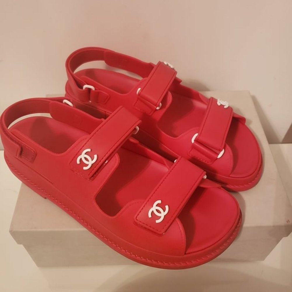 ❌SOLD❌CHANEL 2020 Interlocking CC Logo Slingback Dad Sandals